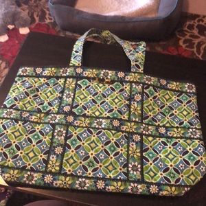 Vera Bradley in a tic tac tote in Daisy Daisy